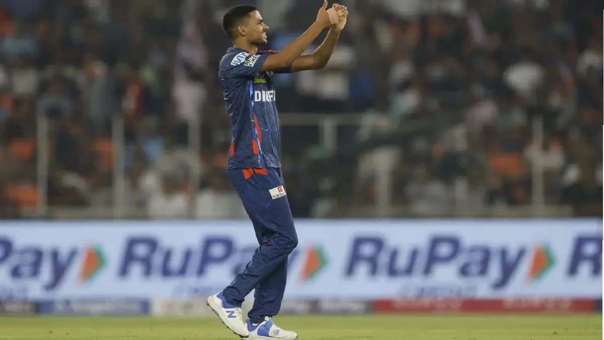 LSG Akash Singh threatens BCCI ban by copying Digvesh Rathi notebook celebration after clean bowling Jos Buttler