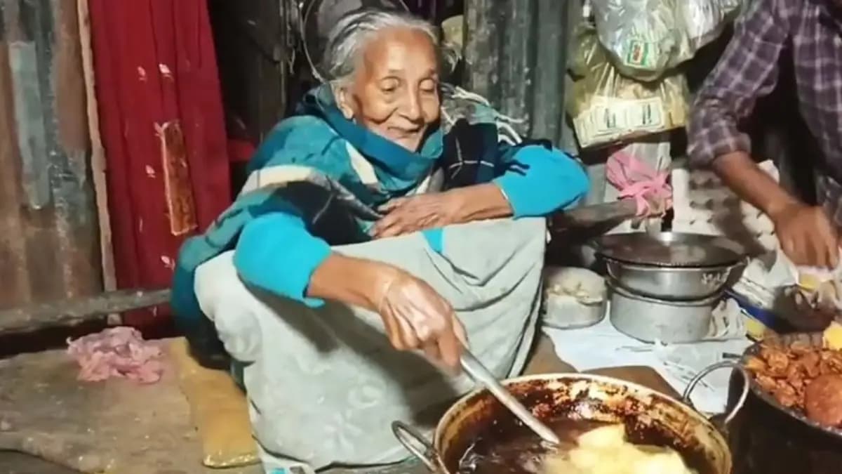 octogenarian surobala mondal is famous as samosa dida in her locality gnr