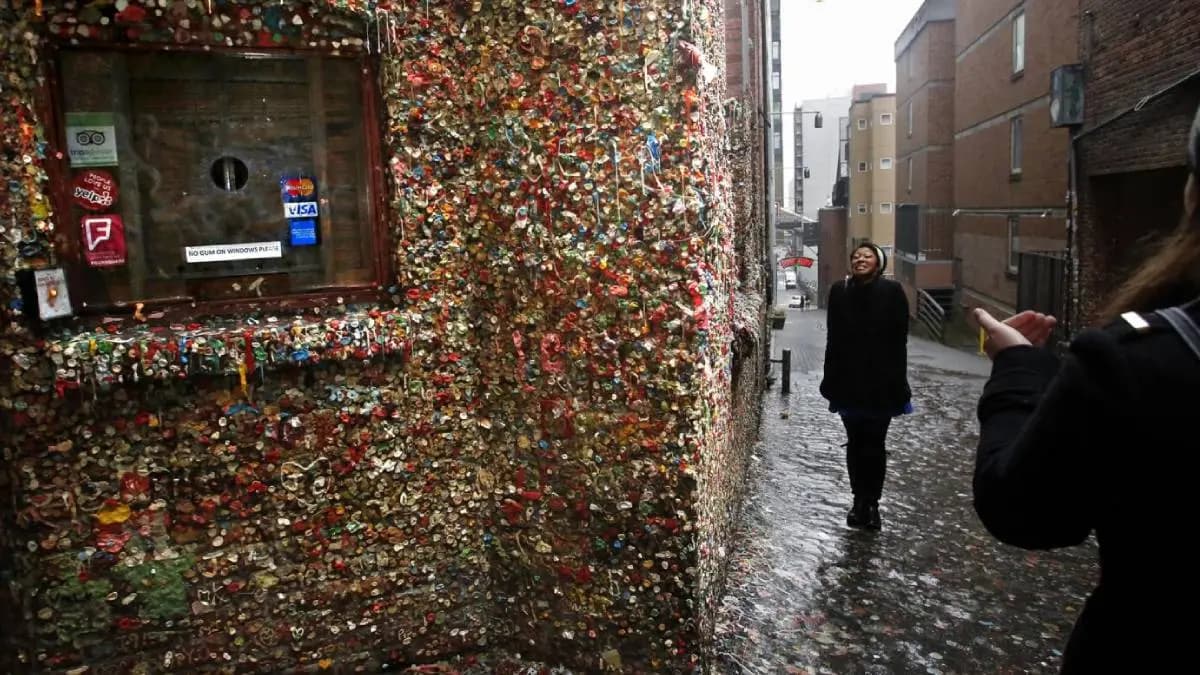 Chewing Gum Wall Where is this amazing tourist spot located