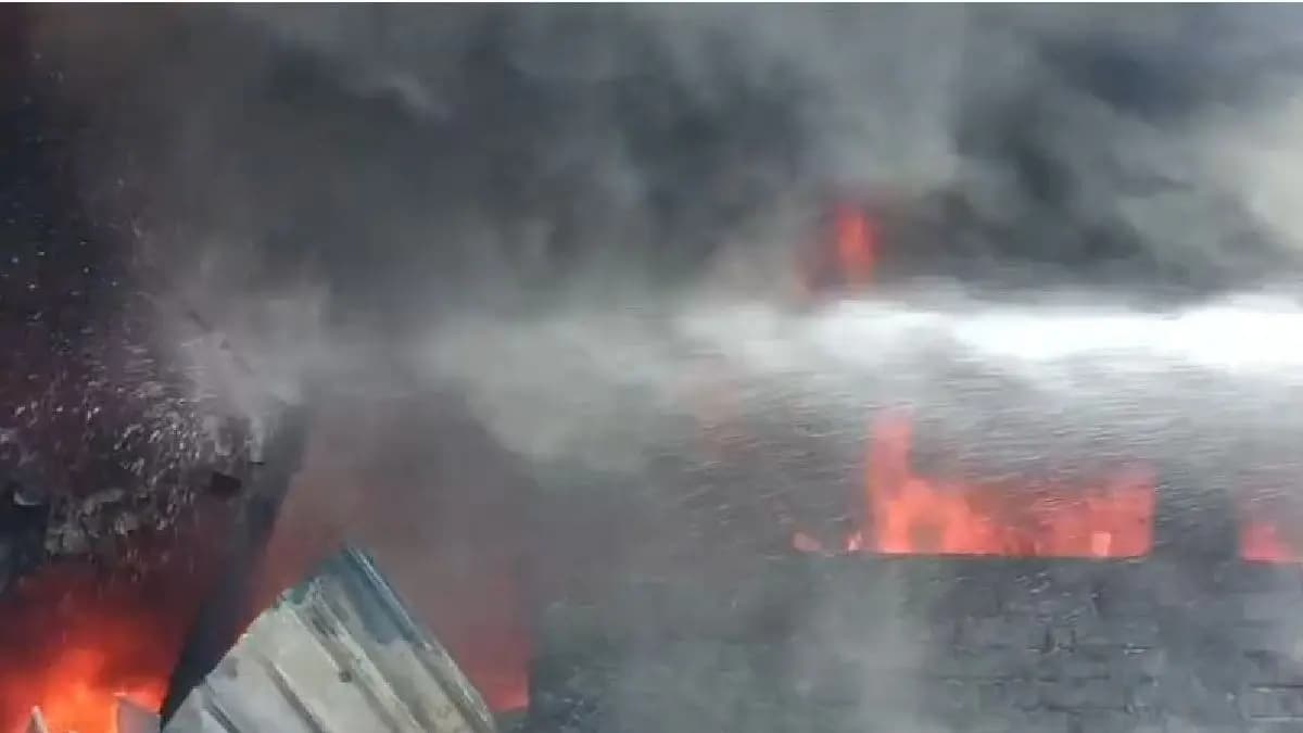 Fire at howrah pitch factory