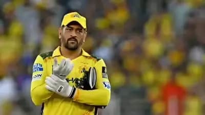 Why is MS Dhoni missing from the Dugout? Michael Hussey reveals reason 