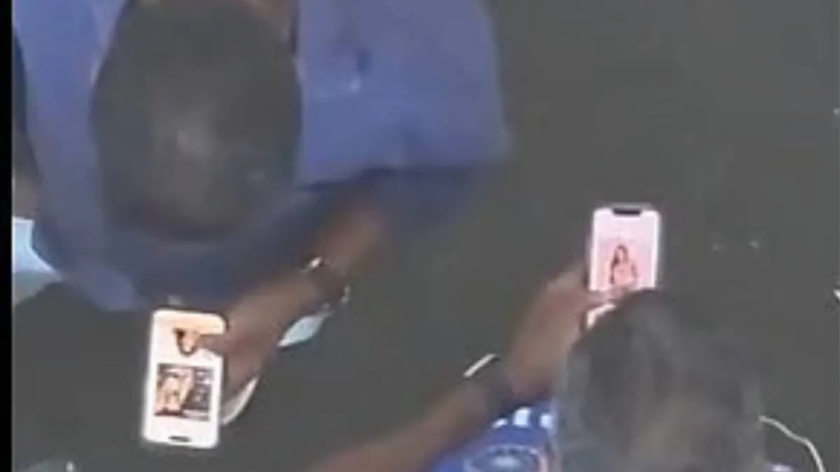 India vs Eng test match indian supporter seen seraching for escorts
