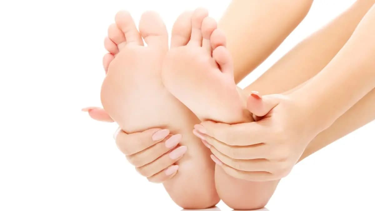 this home made remedy made by candle and many more things can easily prevent crack heels within seven days lif