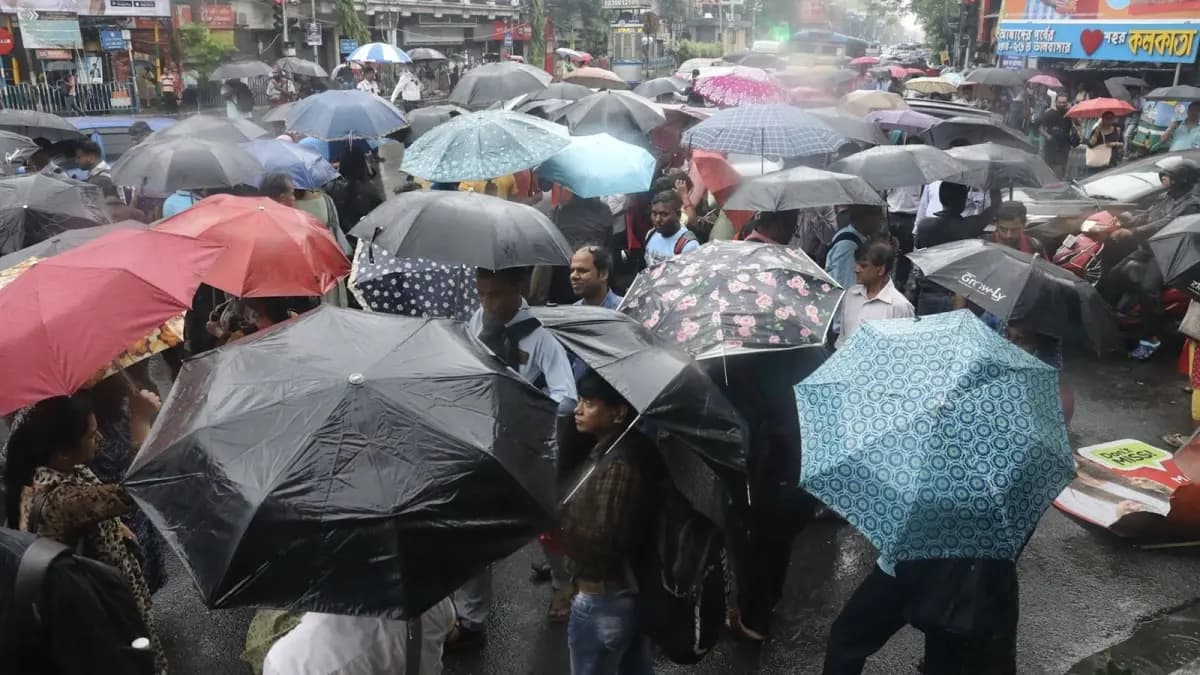 IMD Weather Forecast Heavy Rainfall Thunderstorm Warning in Several Districts in West Bengal