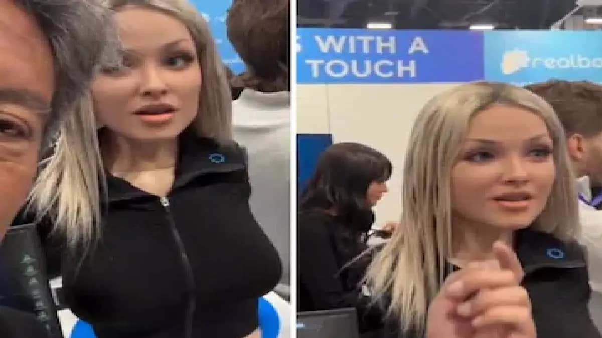 Meet AI Robot Girlfriend Aria