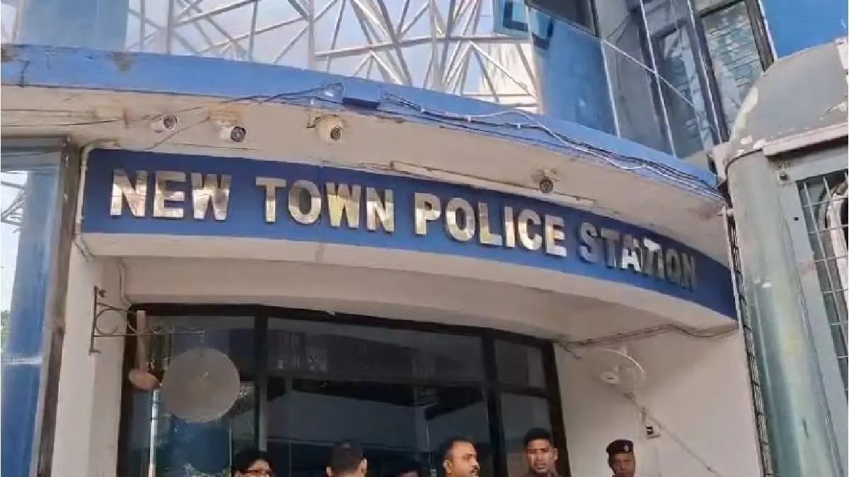 Illegal Racket Busted at Luxury Spa in New Town Mall 10 Arrested gnr