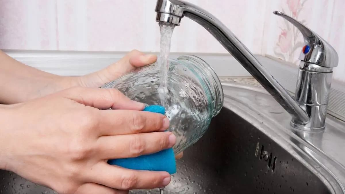 By these all tricks glass utensils are become clear and clean forever lif