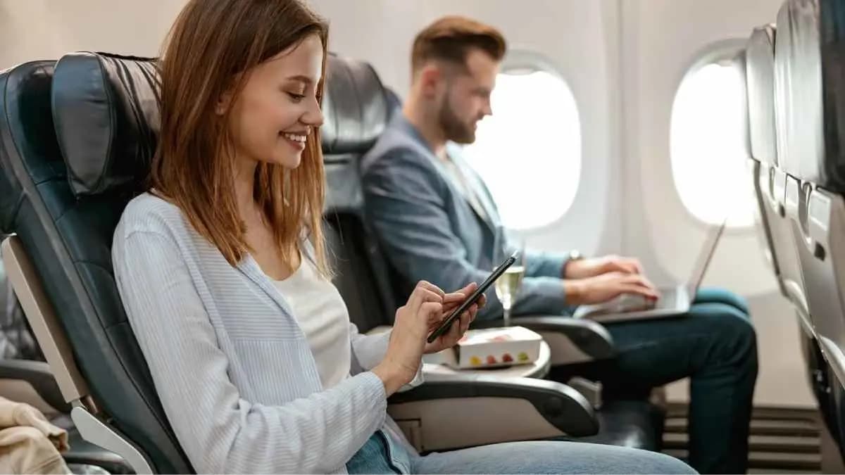How do planes get WiFi at 35000 feet