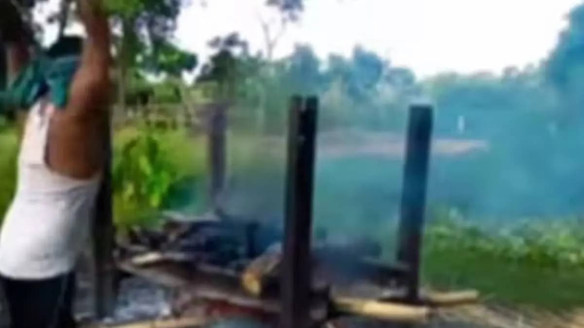 UP man expresses anger on freinds funeral pyre over not repaying loan