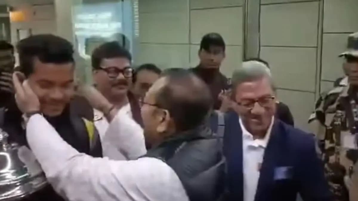 Bengal team arrives Kolkata after Santosh trophy victory spt 