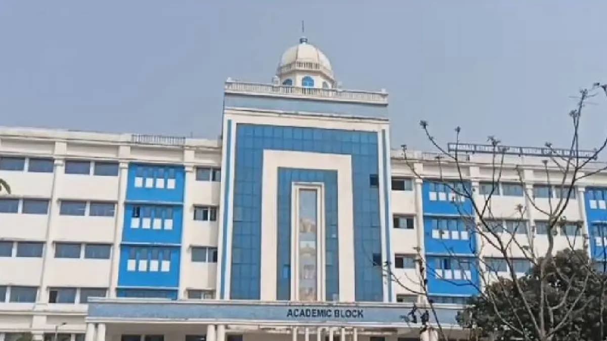 medical student mysterious death at cooch behar gnr