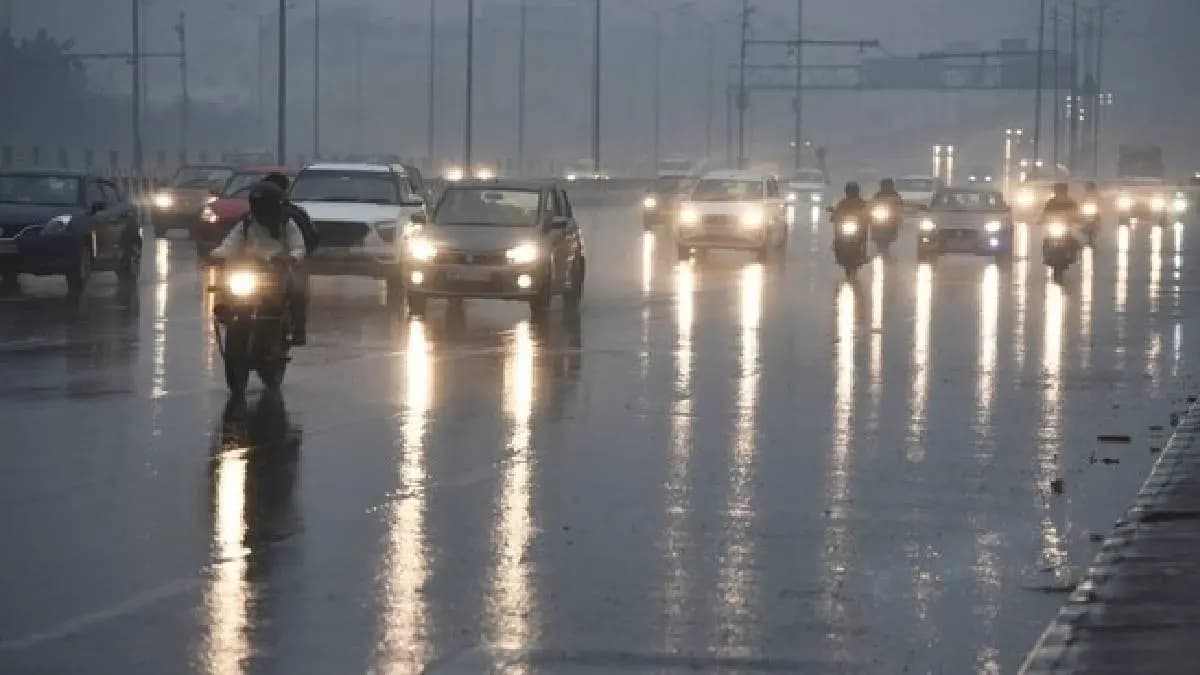 IMD Weather Update Heavy Rain thunderstorm likely in Delhi-NCR today