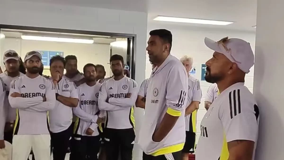 RaviCandran Ashwin spoke to his teammates in the dressing room after his retirement spt 