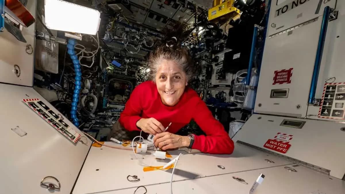 Sunita Williams does not want to return to earth what is the reason gnr 