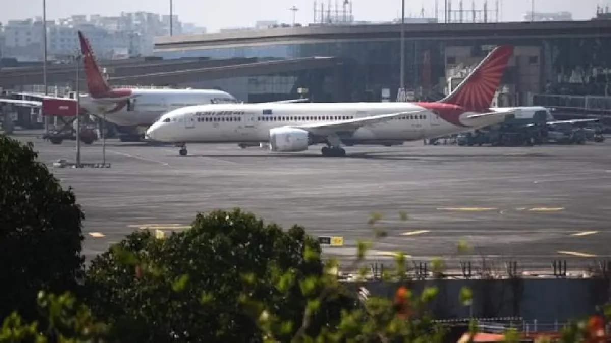 Delhi Airport To Cancel 114 Daily Flights For 3 Months Due To Runway Upgrade
