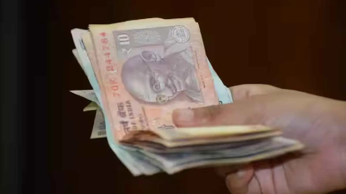 SBI Senior Citizen FD can give you very good Interest