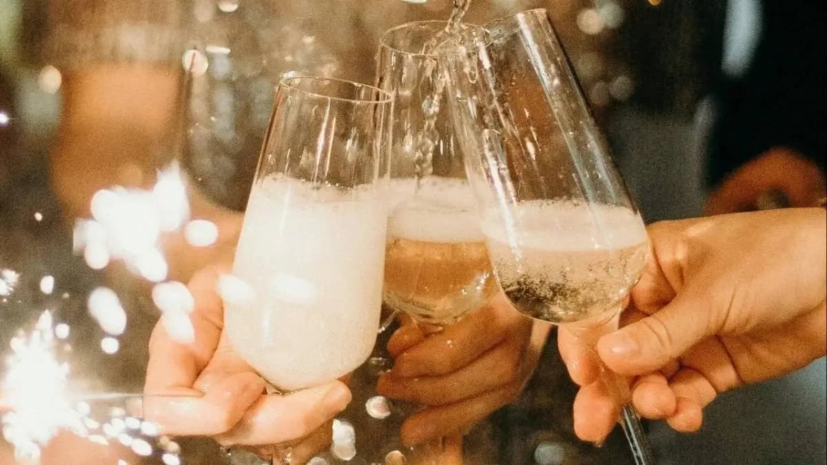  How to stay healthy after night party on Christmas and new year celebration lif