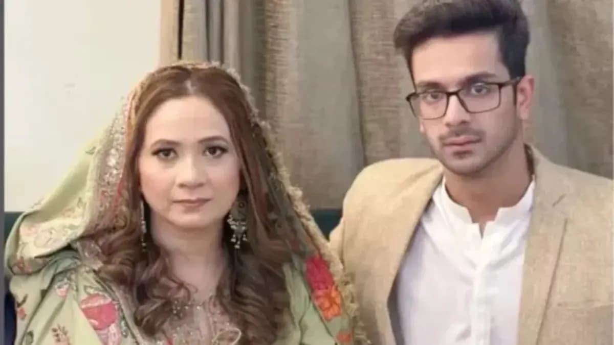 Pakistani boy arranges mother’s second marriage, netizens are amazed gnr