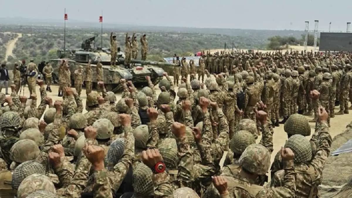 Pakistan increases defence budget to over 2.5 trillion 