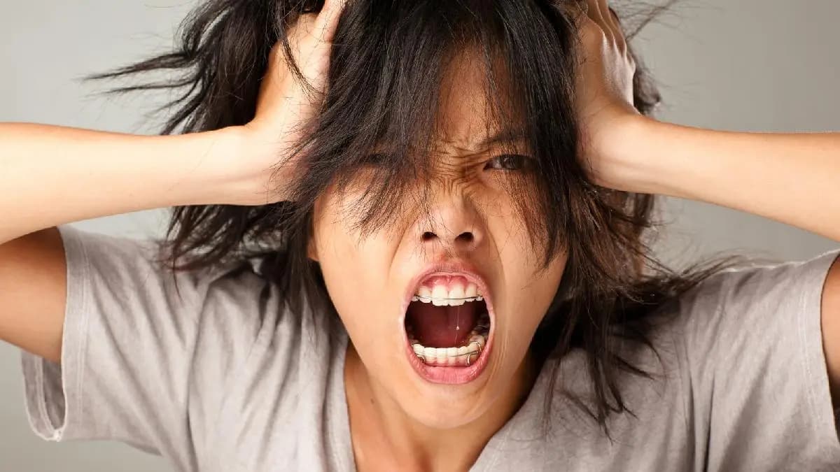 excessive use of mobile smartphone can cause several mental health issues says survey