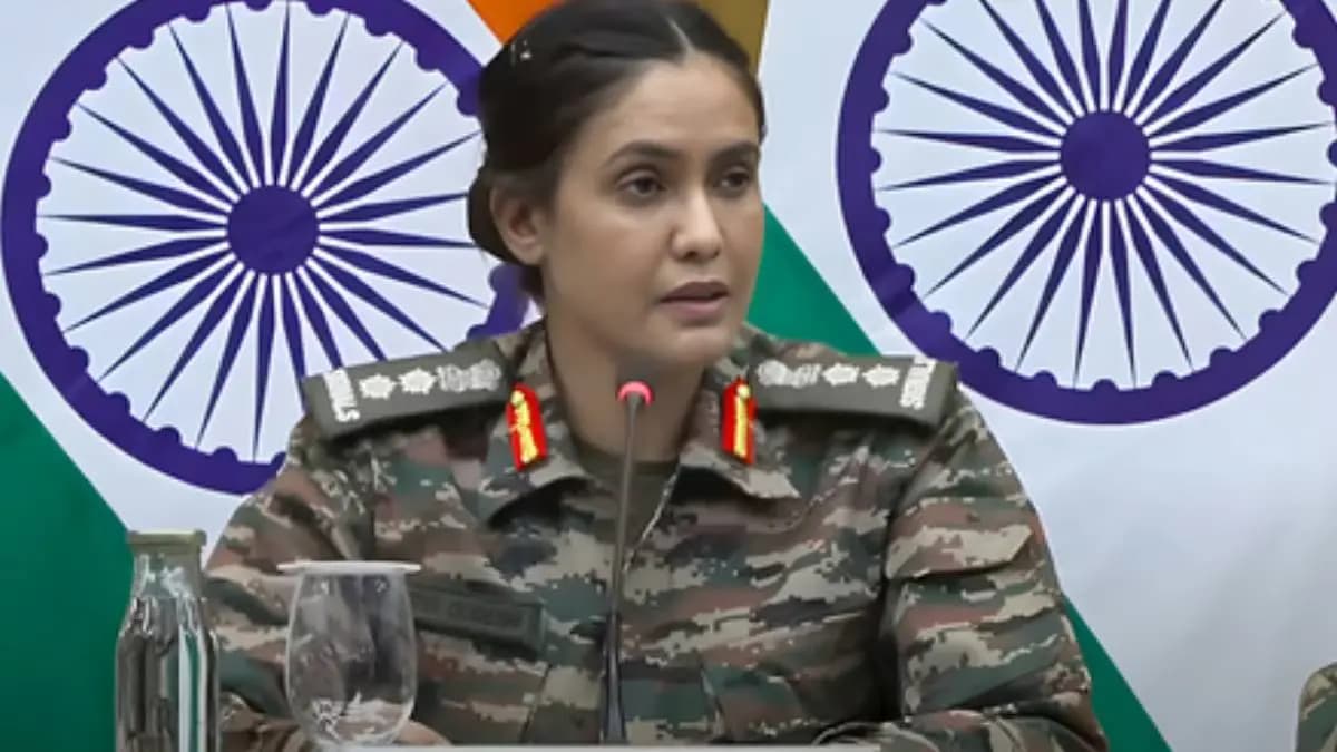 Tensions at the India-Pakistan border 300 drones dropped in India