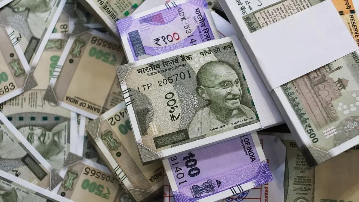 Man Works As A Plumber, Wins ₹ 1.5 Crore Lottery gnr 