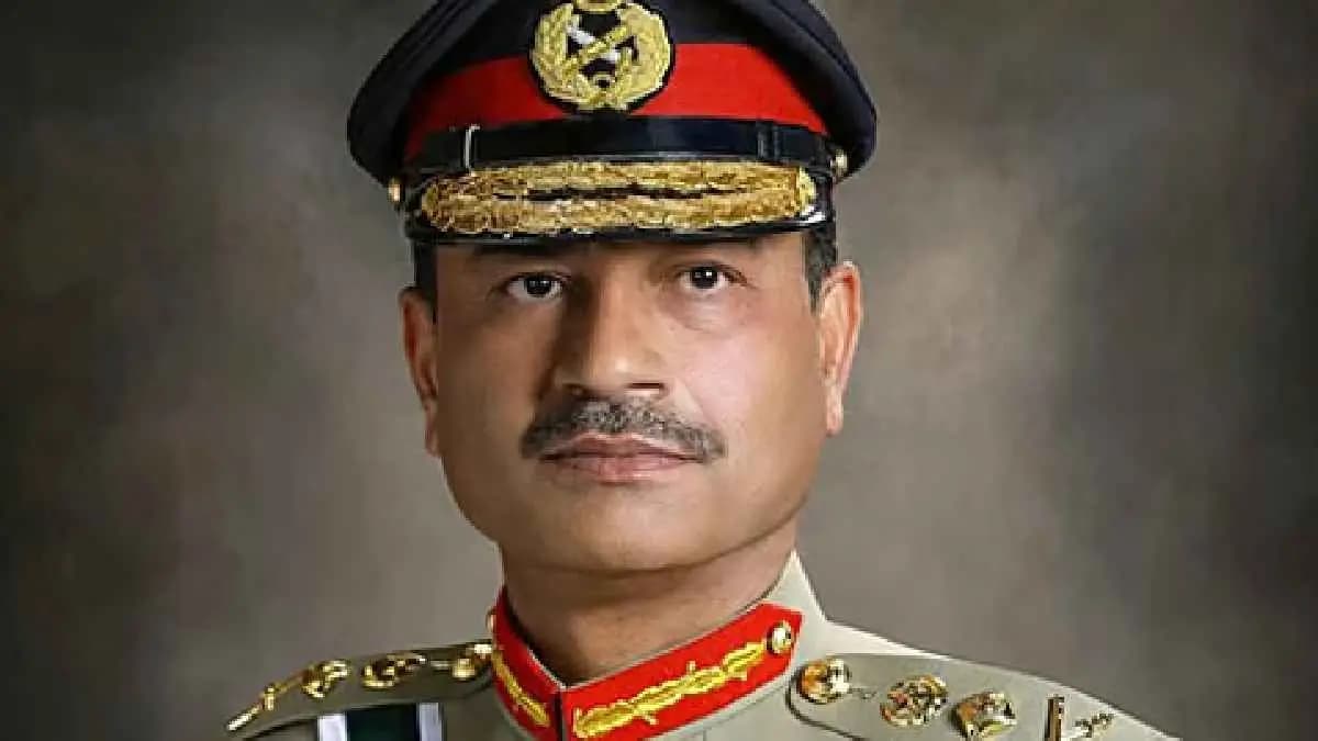 Defence Minister Rajnath Singh roasts Asim Munir over India Ferrari and Pakistan dumpster remark