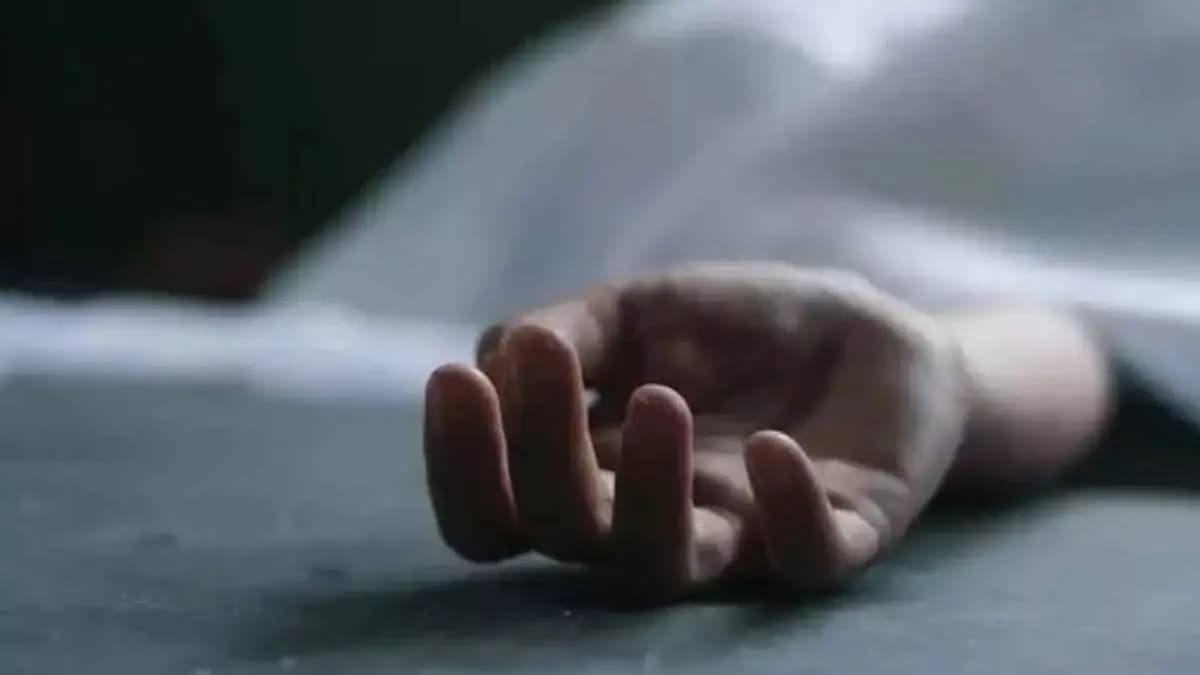 Wounded body of woman recovered from a house in Hooghly gnr