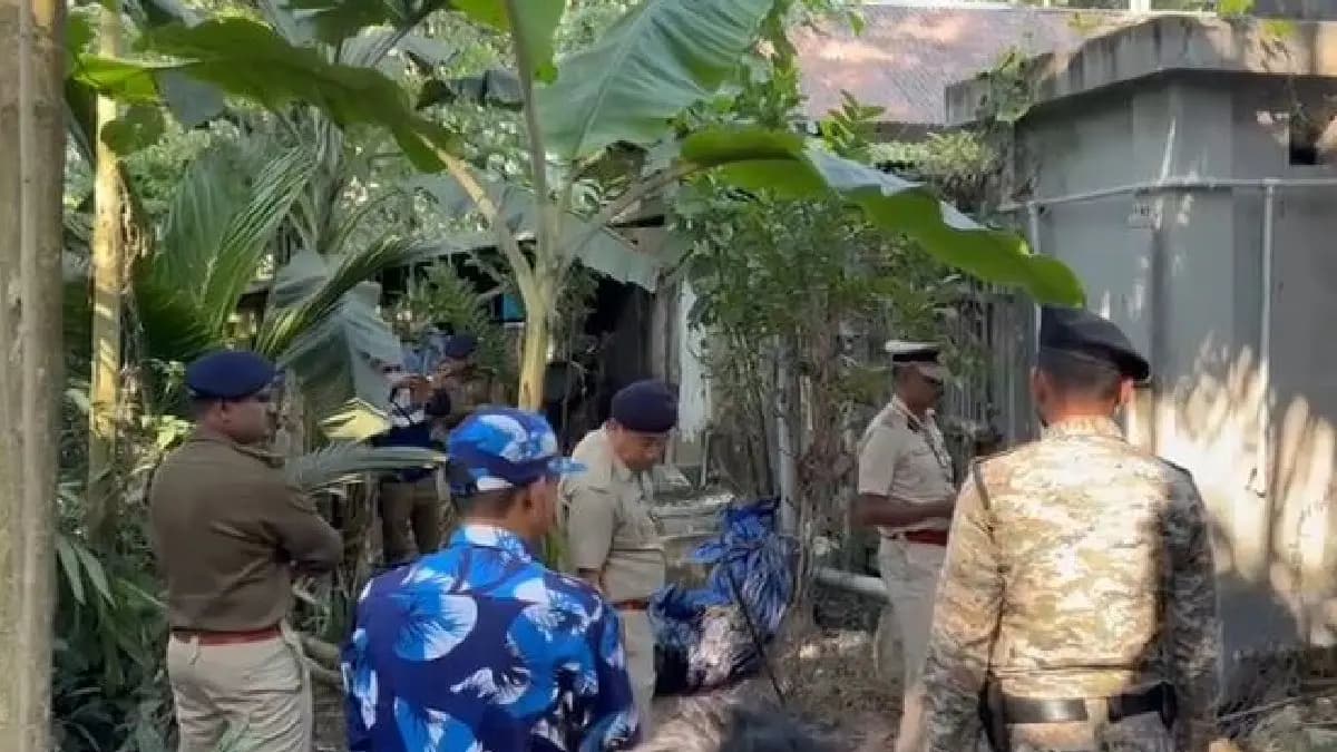 Son allegedly killed his father and kept inside almirah