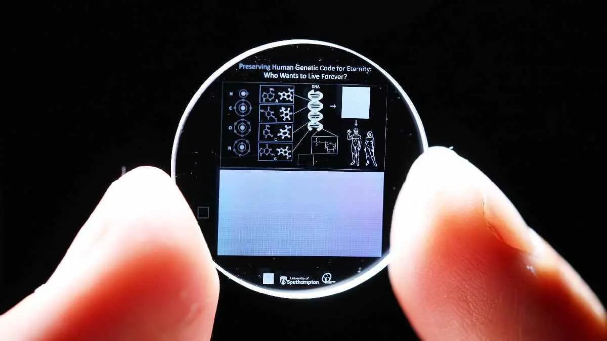 Human genome is stored in a tiny crystal disk for future extinction