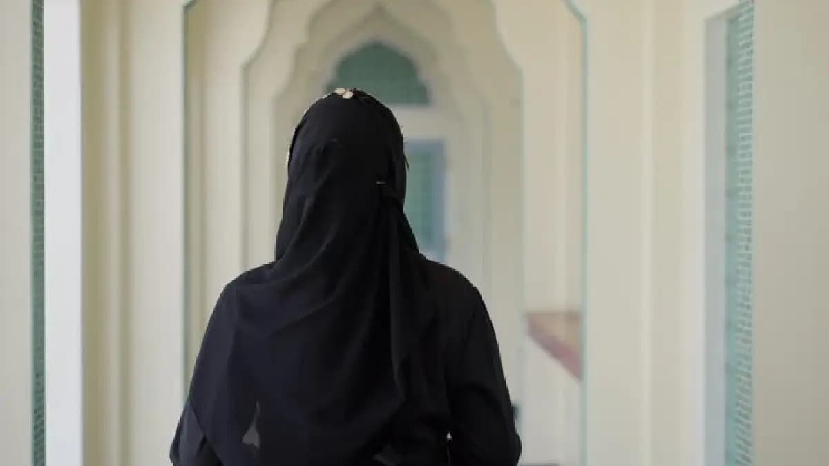 Iran Israel Conflict know about Mossad female spy who walked into Irans homes then vanished