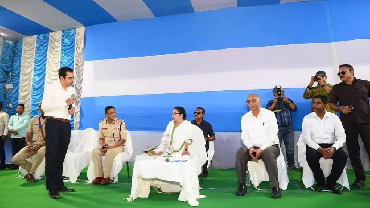 CM Mamata Banerjee compensate 10 Lakh to Martyred Jontu Ali Sheikh Family in Kashmir