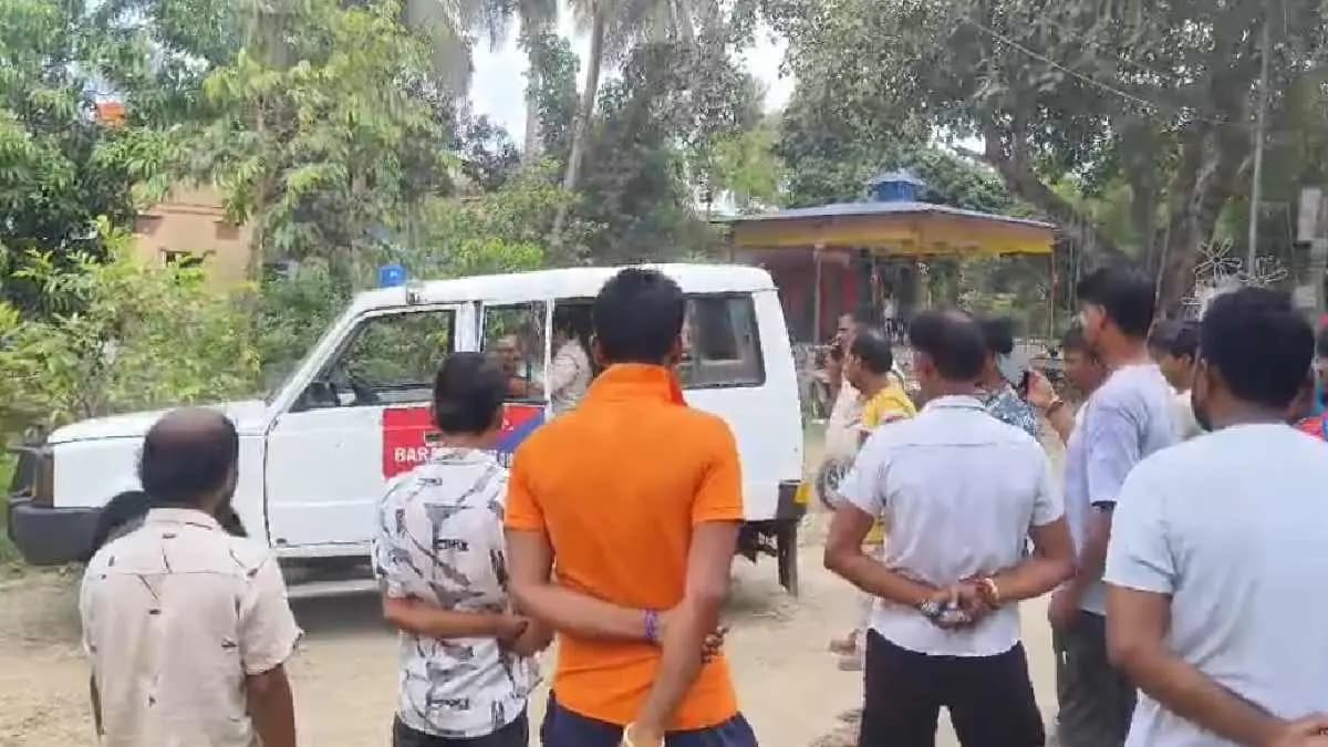 Police detained one for illegally digging up soil