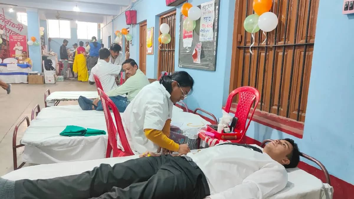 blood donation camp in Hindmotor with the support of Techno Global Hospital