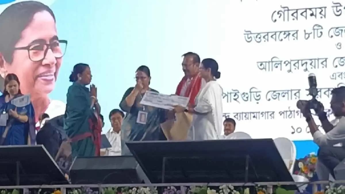 CM Mamata Banerjee announce on Bengal Tourist rescue in Nepal