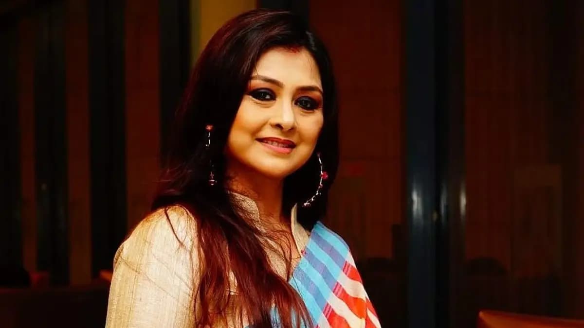 Actress Debjani Chattopadhyay is returning to Zee bangla s Serial Chirodini Tumi Je Amar