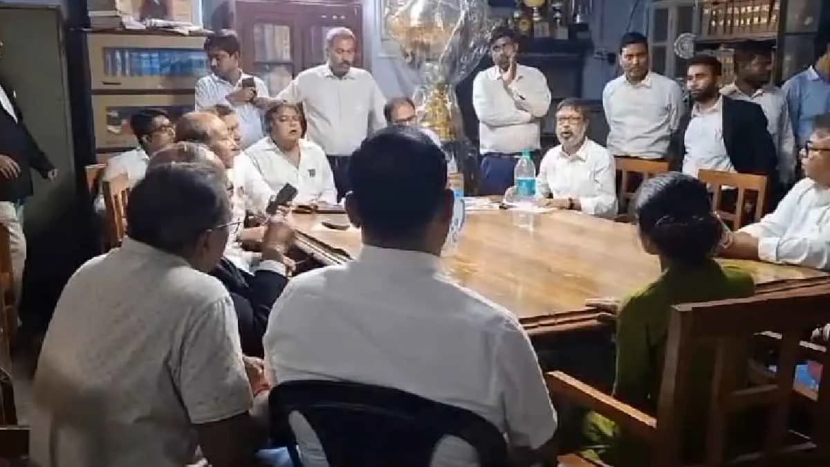 Burdwan Bar Association calls for Pen Down in protest for crime against a lady lawyer