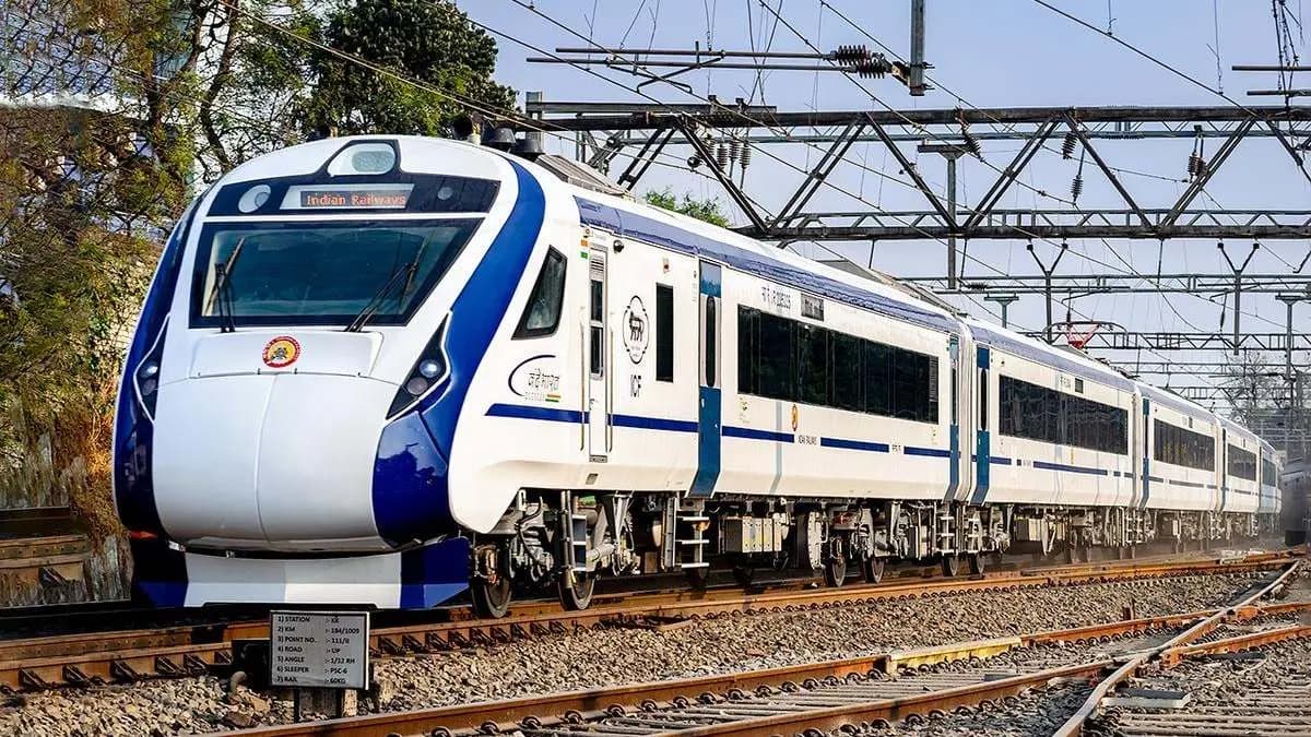 How much government spent to run a Vande Bharat train