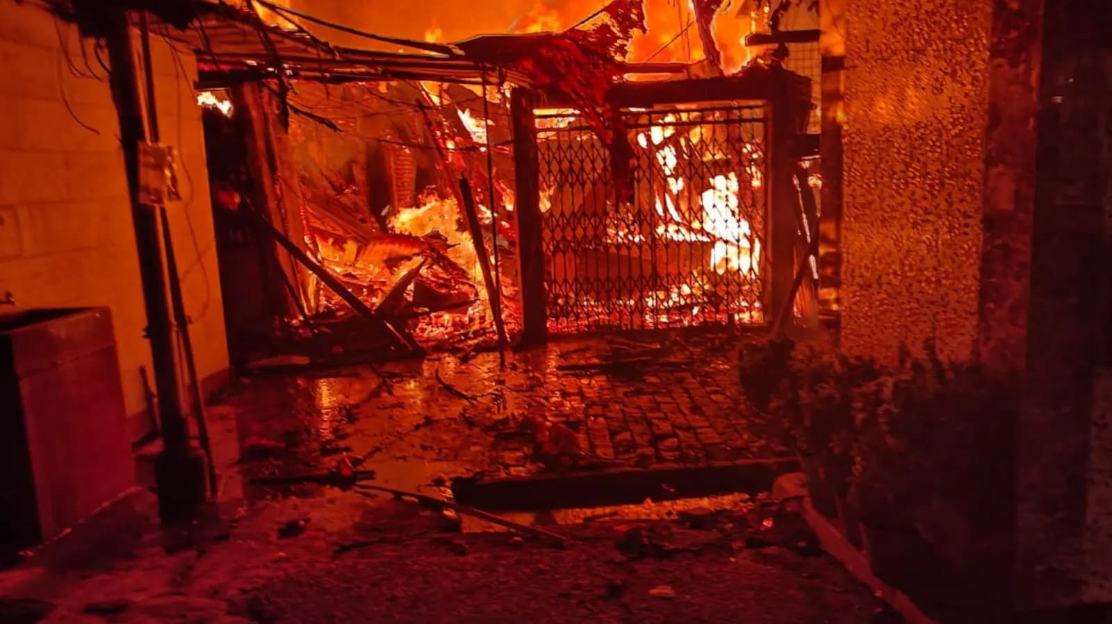 huge fire broke near nimtala ghat gnr