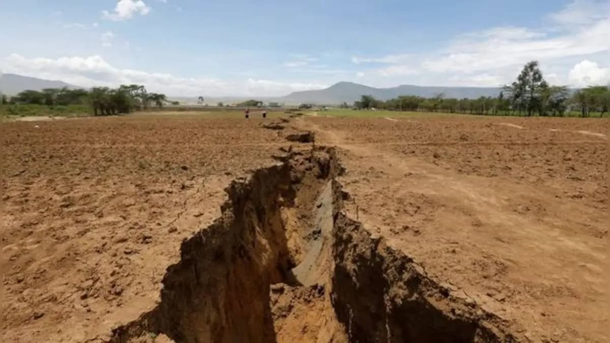 Africa Is Splitting Apart A New Ocean Is Forming Faster Than Anyone Predicted gnr