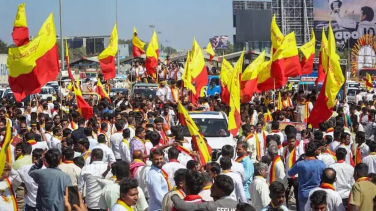 Pro Kannar activists protest against metro hiring policies