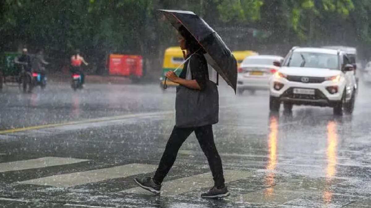 IMD issues Heavy rain and thunderstorm alert in these states due to five Cyclonic Circulations