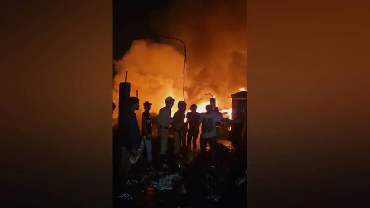 one dead in narkeldanga fire kolkata