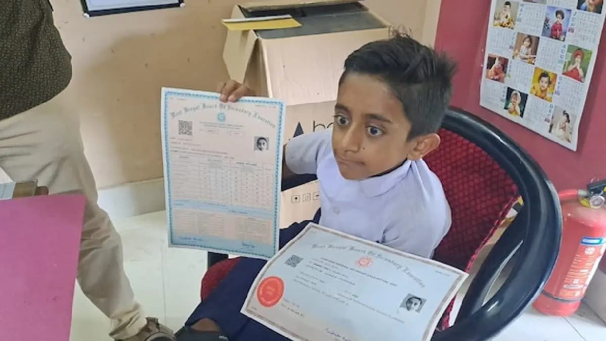Madhyamik Pariksha 2025 specially abled Nayan Dutta success story