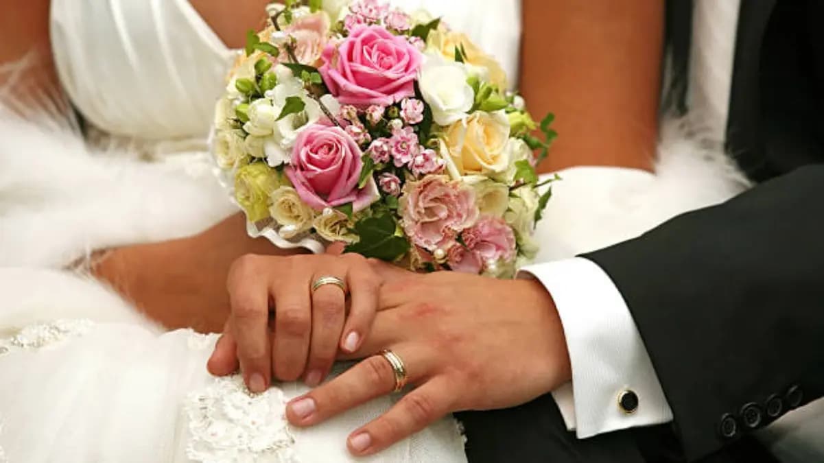  40-year-old woman stages fake wedding with ‘rich’ man and collected 13 crores from relatives gnr
