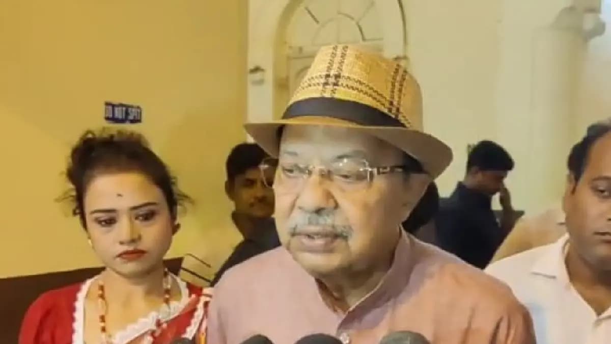 Minister Arup Roy expressed is dissatisfaction with the services of Howrah Municipal Corporation