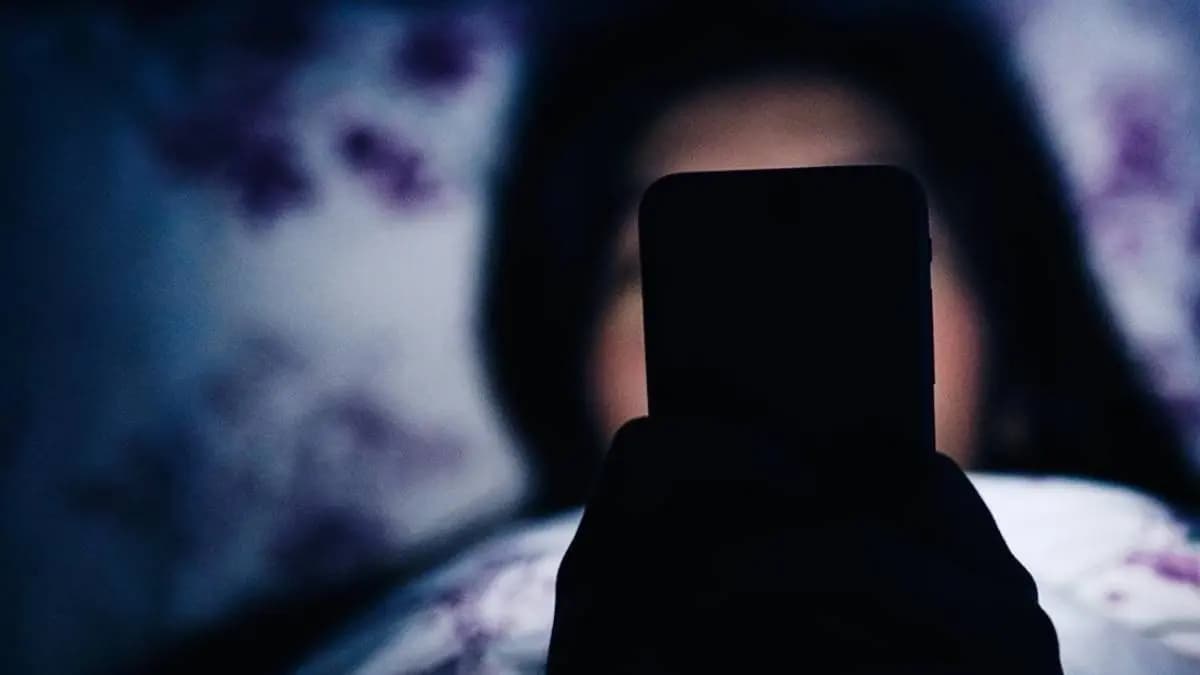 What happens to your brain and body if you stop using phone for one month