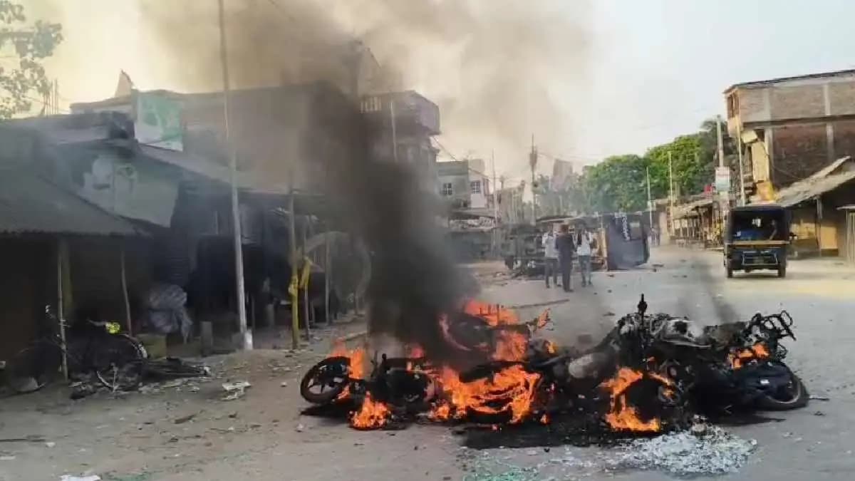 Violence Erupts in Bhangar Over Waqf Law Protest