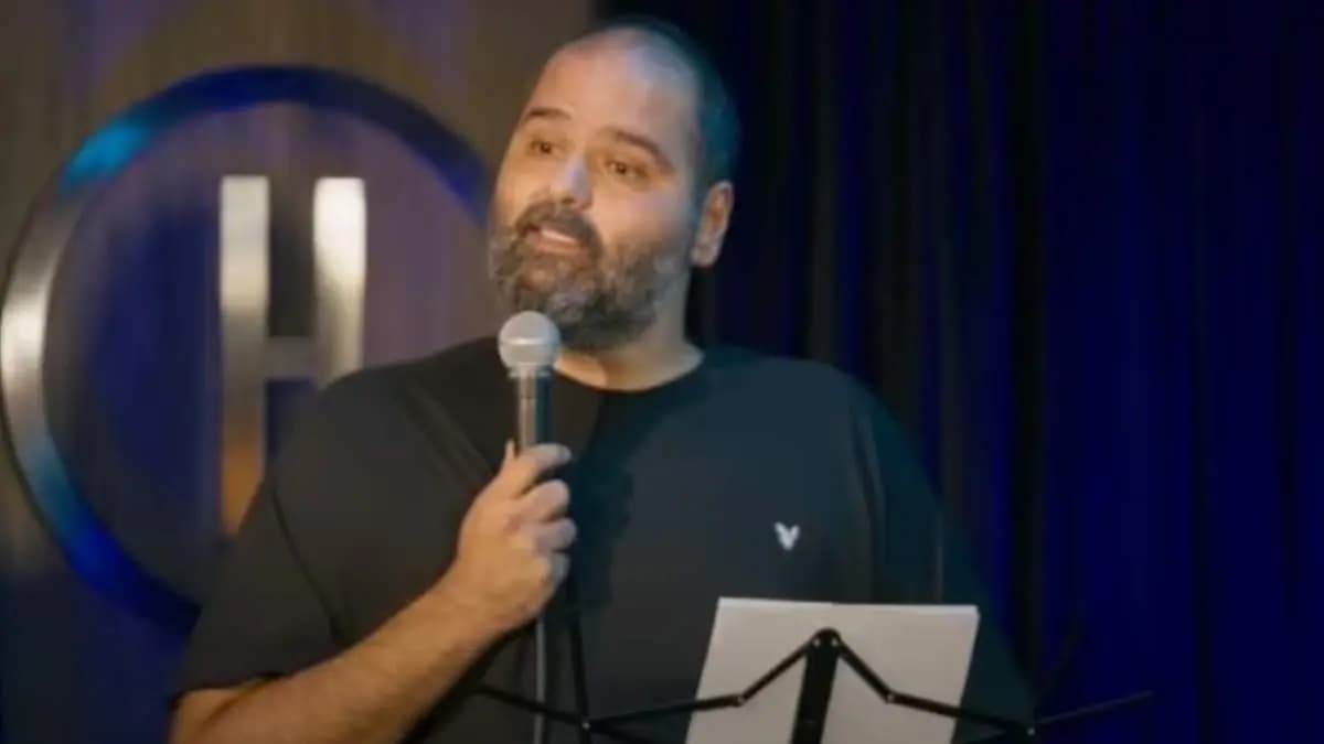 Kunal Kamra begs apology over fans summoned by cops issue