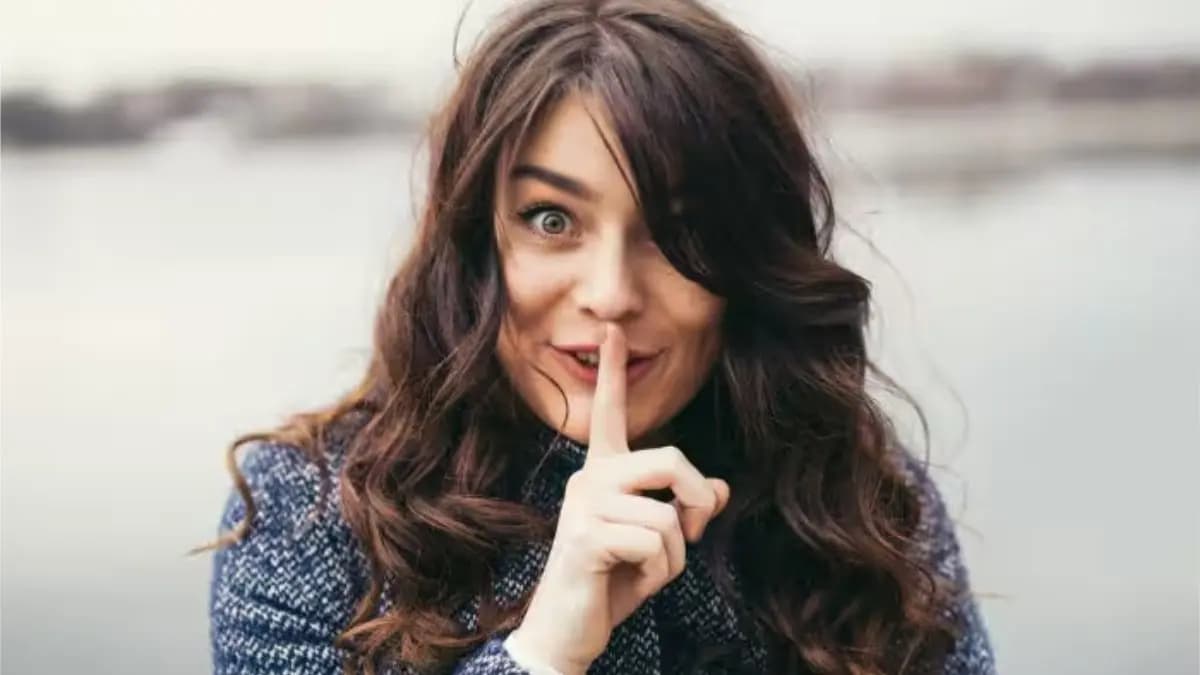 Women should never tell these things to anyone keeping them saves their respect 